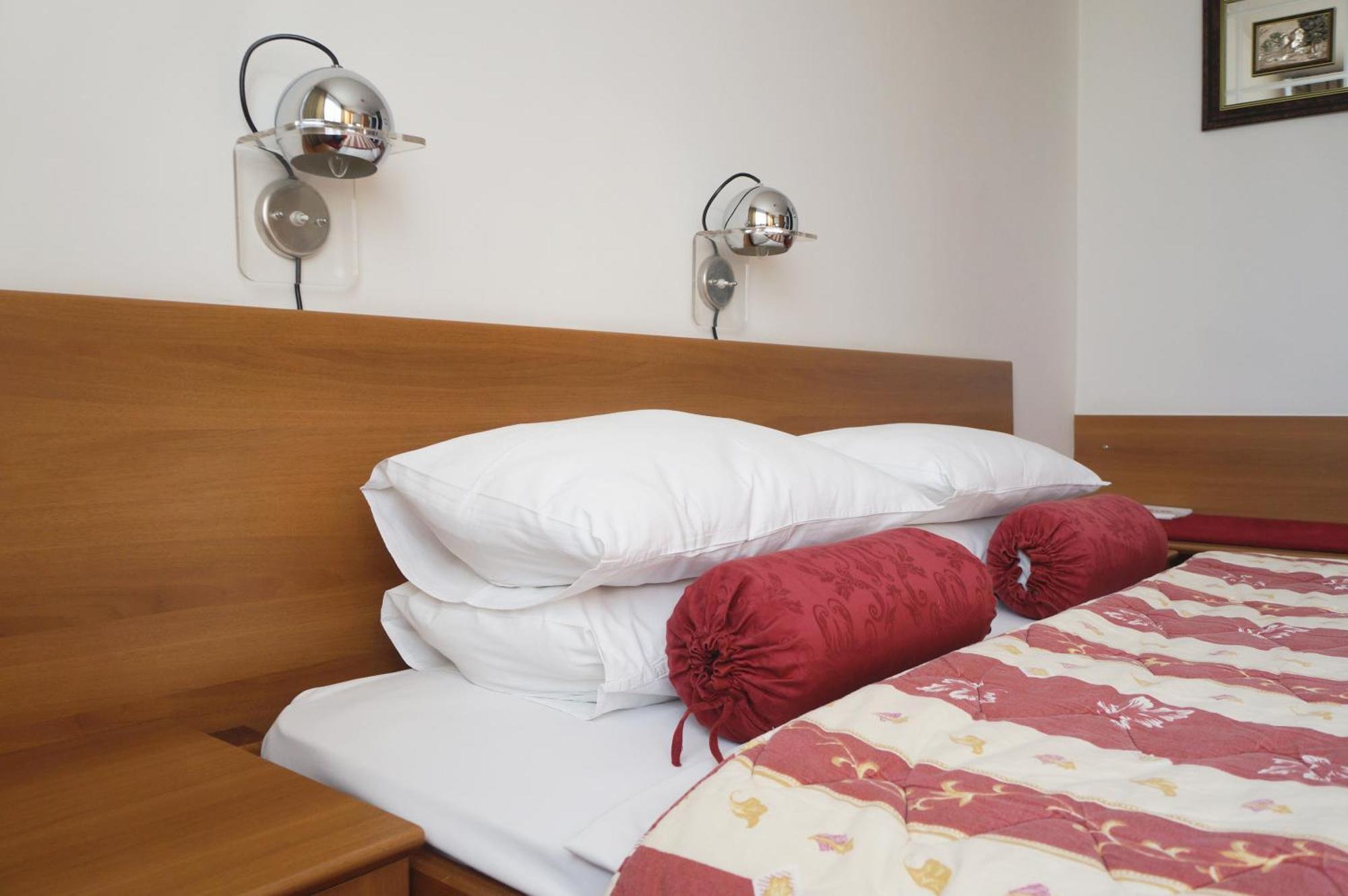Hotel Grand SJJ Habitación foto